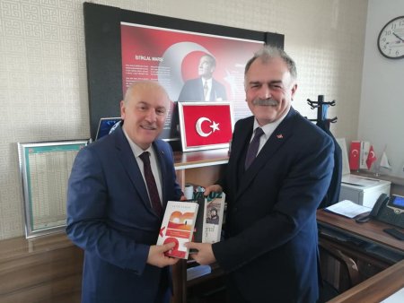 Yönetim Kurulu Üyelerimiz ile İl Milli Eğitim Şube Müdürümüz Mehmet BAŞCİL'i Ziyaret Ettik.